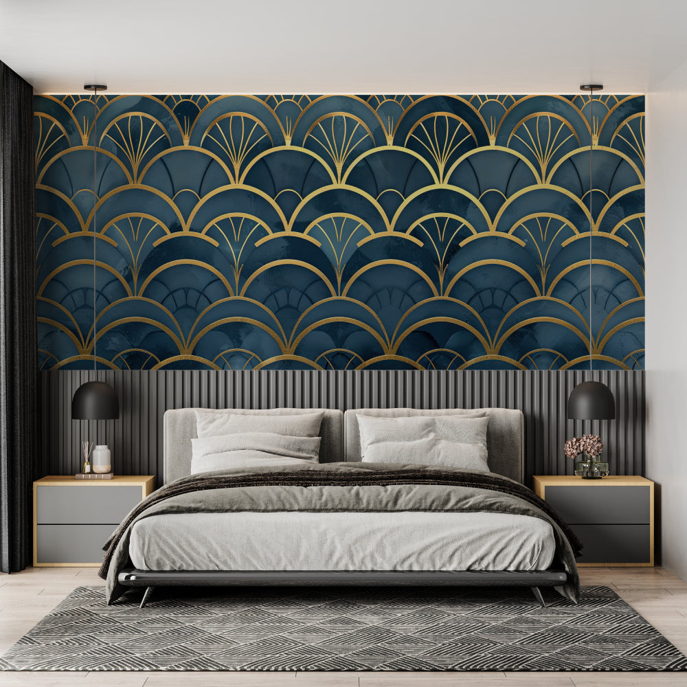 Papier Peint Art Déco Motif Éventail Doré sur Bleu Profond Example de Design 2